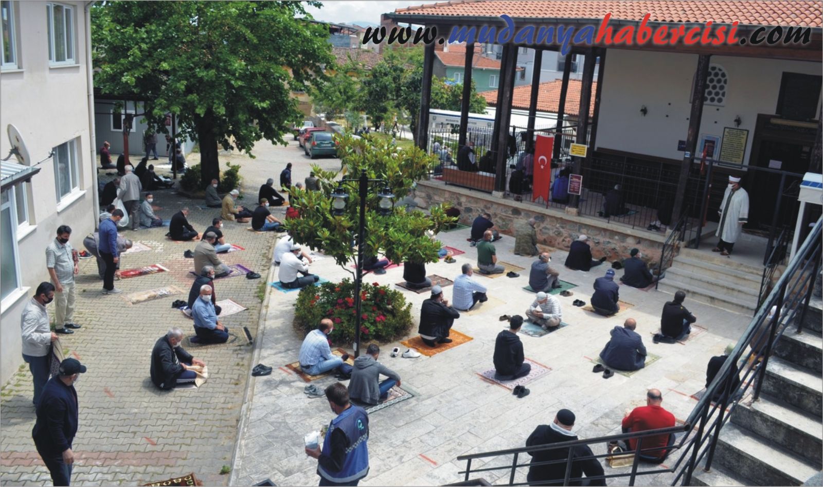 MUDANYA'DA KURALLARA UYGUN CUMA NAMAZI
